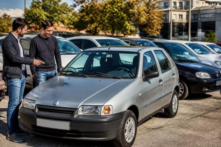 découvrez comment trouver une petite voiture d'occasion pas chère en dénichant les meilleures offres adaptées à votre budget et vos besoins.